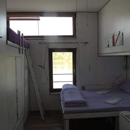 Arkabarka Floating Hostel Βελιγράδι