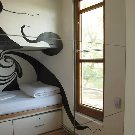 Hostel Arkabarka Floating Βελιγράδι